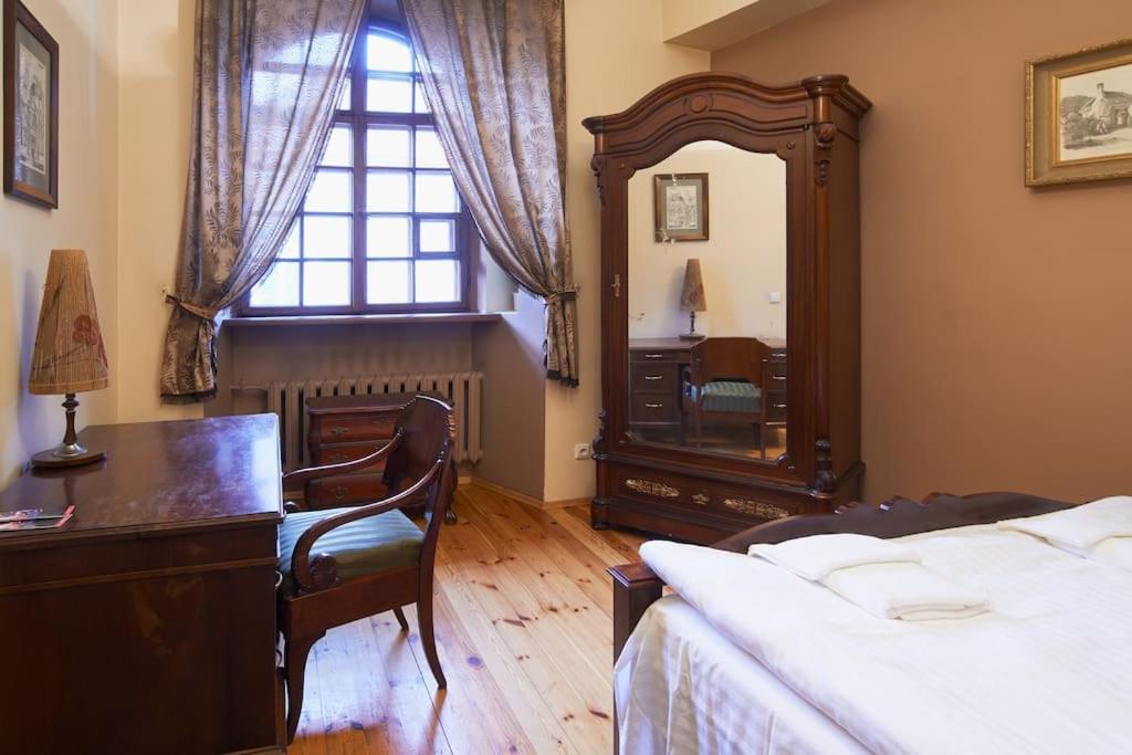 Cozy Apartment In Gothic Style House In The Heart Of The Old Town VNO Extérieur photo